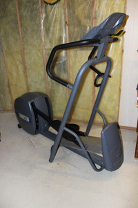 Precor Elliptical 3.1 EFX 10 years , great shape, small damage