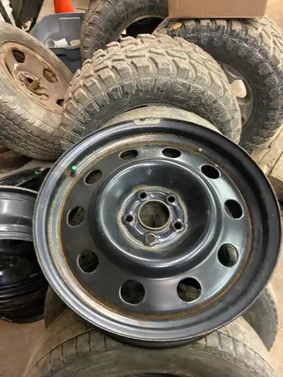 4 17” steel rims to fit newer ford bronco in like new condition used 1 winter