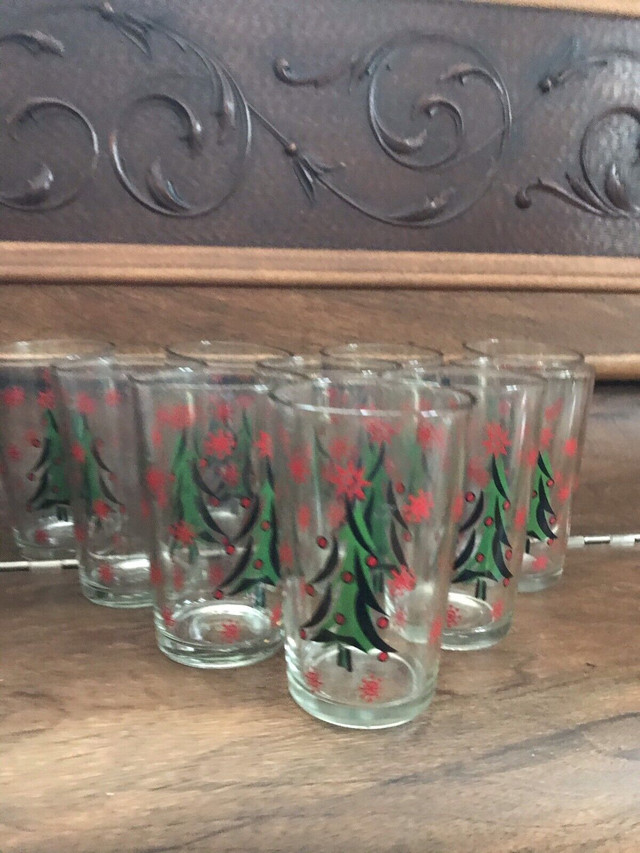 Christmas Glasses 10 in Holiday, Event & Seasonal in Thunder Bay - Image 2