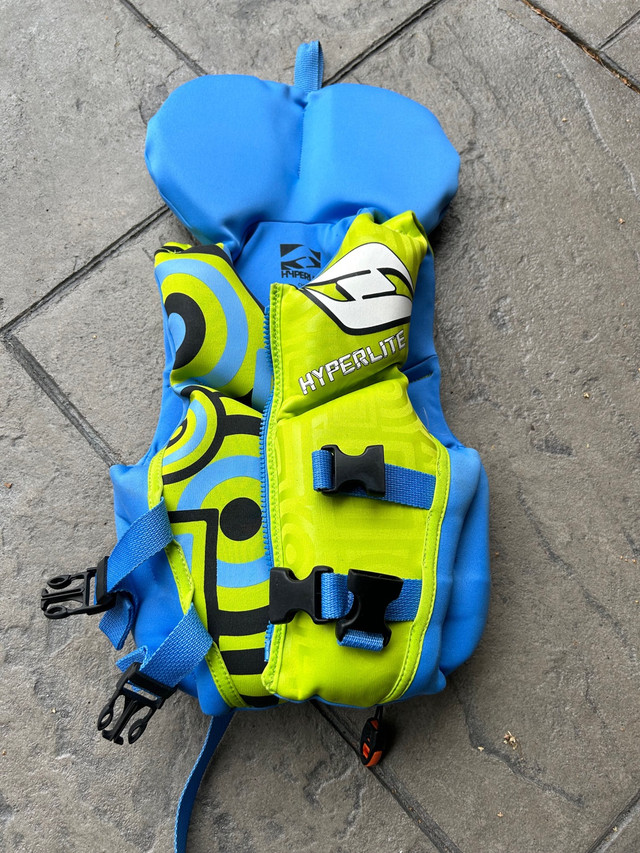 Youth Life jackets- rarely used - whole set 5 in Water Sports in Mississauga / Peel Region - Image 2