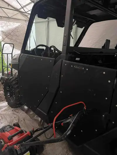 Prix ajusté pour vente rapide À VENDRE – Polaris Ranger XP Crew 1000 (2022) Année : 2022 Modèle : Po...