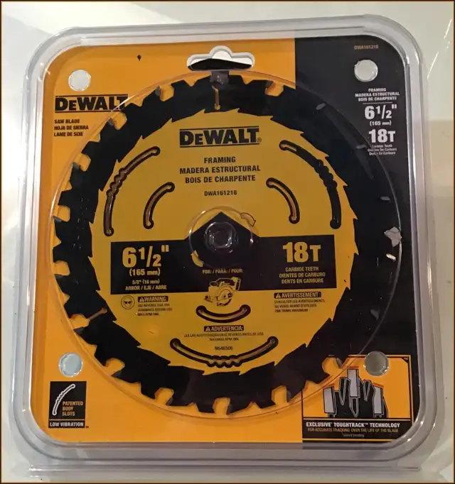 DeWalt 6.5" Cordless Circular Saw and Blade in Power Tools in Owen Sound - Image 4