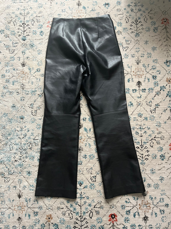 Wilfred Vegan Leather Pants size 4 in Women's - Bottoms in Kitchener / Waterloo - Image 2