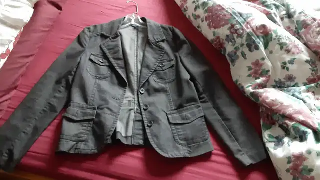 Assorted Jacket Woman / Men’s in Men's in Oshawa / Durham Region - Image 10