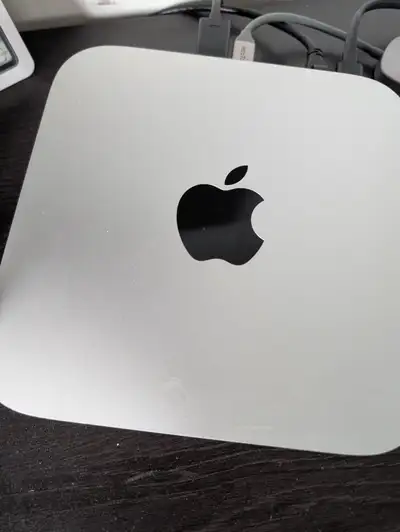 mac mini m2, barely used 16gb ram 512 gb ssd