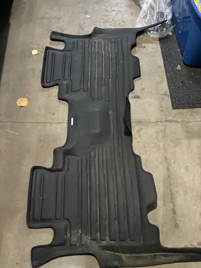 3 piece winter mats Used one winter Great shape No longer have the vehicle Off a 2021 Ford Expeditio...