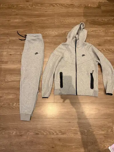 Nike tech fleece large , View more