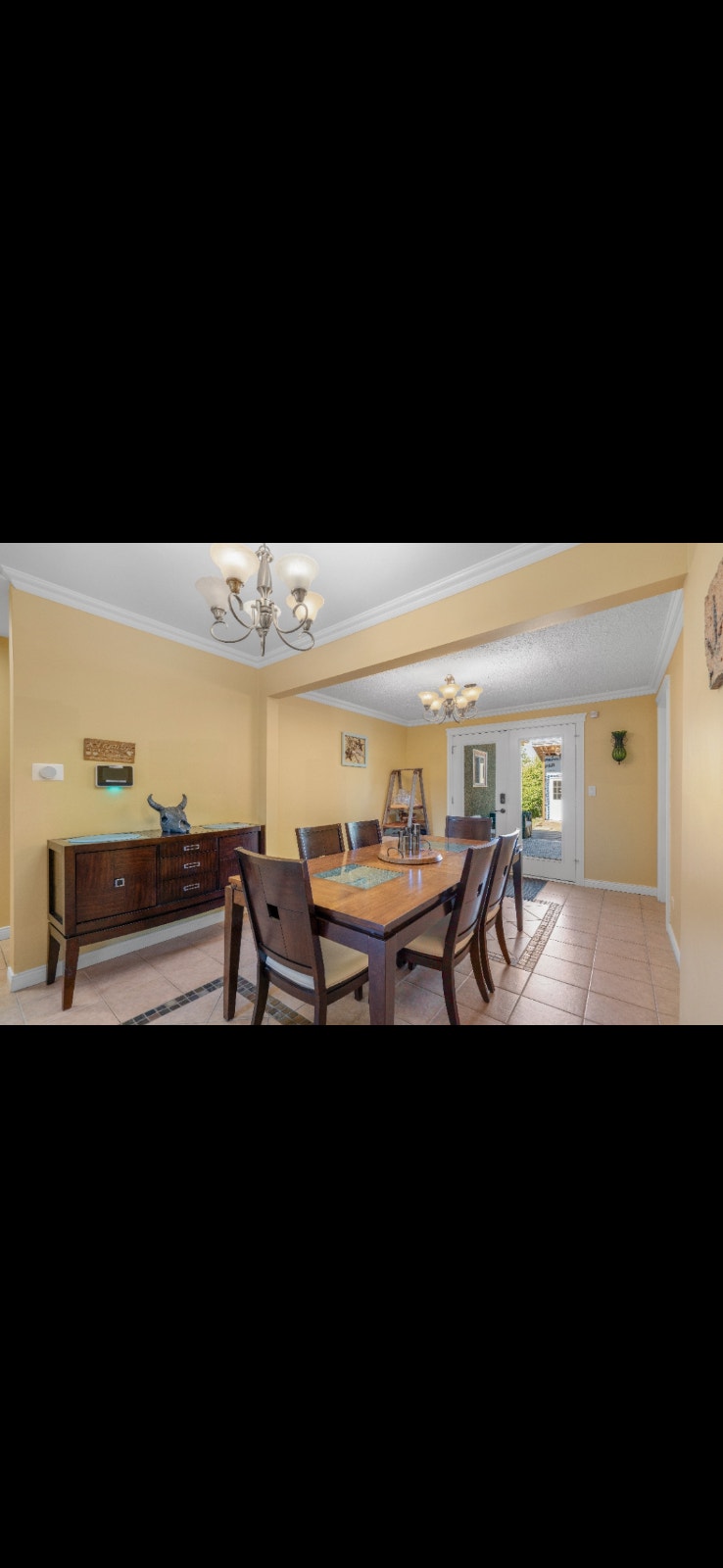 Fully furnished 3 bed 2 bath 2400 sqft home for rent 3