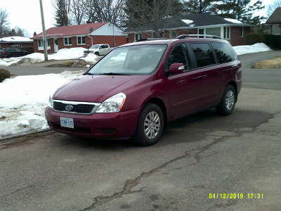 2011 Kia Sedona Van For Sale