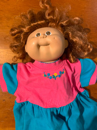 Variety of Cabbage patch dolls