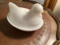 Vtg Hazel Atlas White Milk Glass Hen on a Basket Weaved Nest