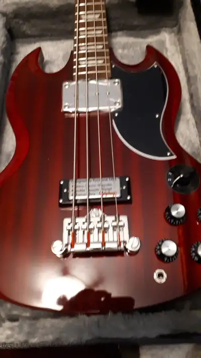 Epiphone EB 3 bass, View more