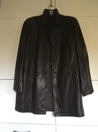 Danier Leather Coat Men's Size Large