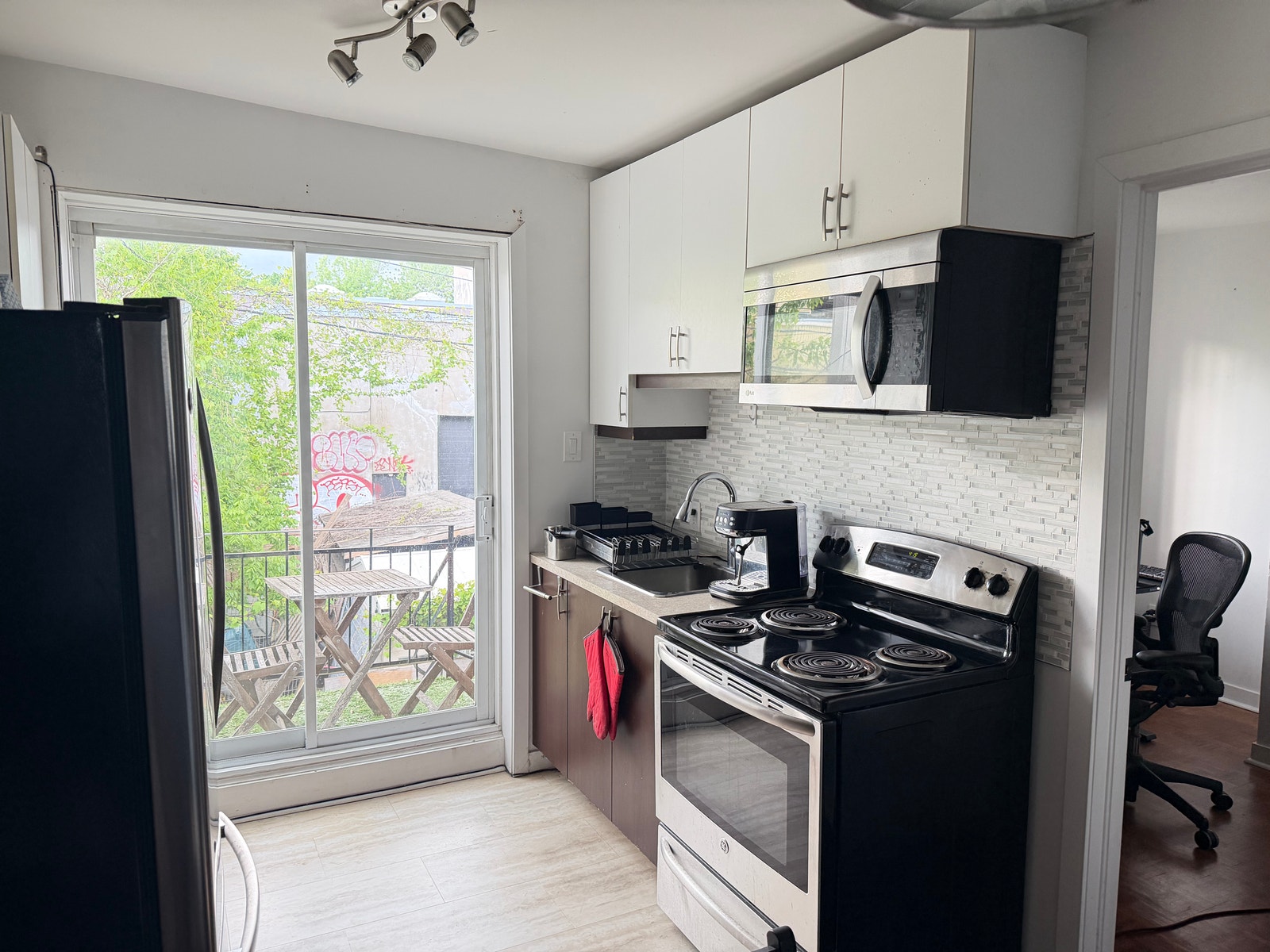 Saint-Henri. 2 chambres. Haut de duplex rénové. Août / Sept 2026 — photo 2