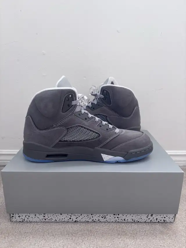 Jordan wolf grey (size 10.5) in Men's Shoes in Oshawa / Durham Region - Image 4