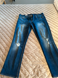 Women’s distressed jeans - gap 
