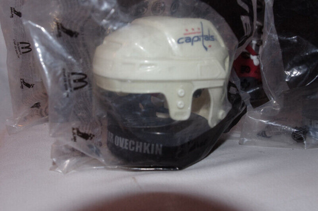 Collection 6  casques de Hockey Miniature NHL MacDonald 2009. dans Art et objets de collection  à Laval/Rive Nord - Image 2