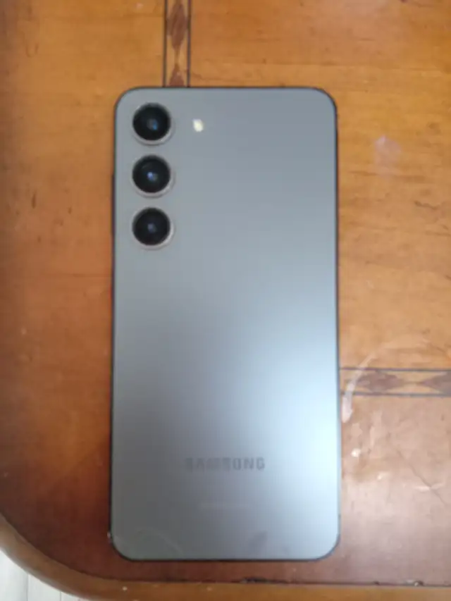 Samsung s23 pretty much Brand new in Cell Phones in Oshawa / Durham Region - Image 3