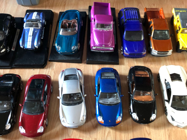 1:18 Die Cast Cars Huge SelectionMany are hard to findStarts $15 in Arts & Collectibles in Oakville / Halton Region - Image 3