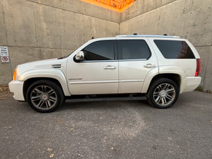 2012 Cadillac Escalade Premium