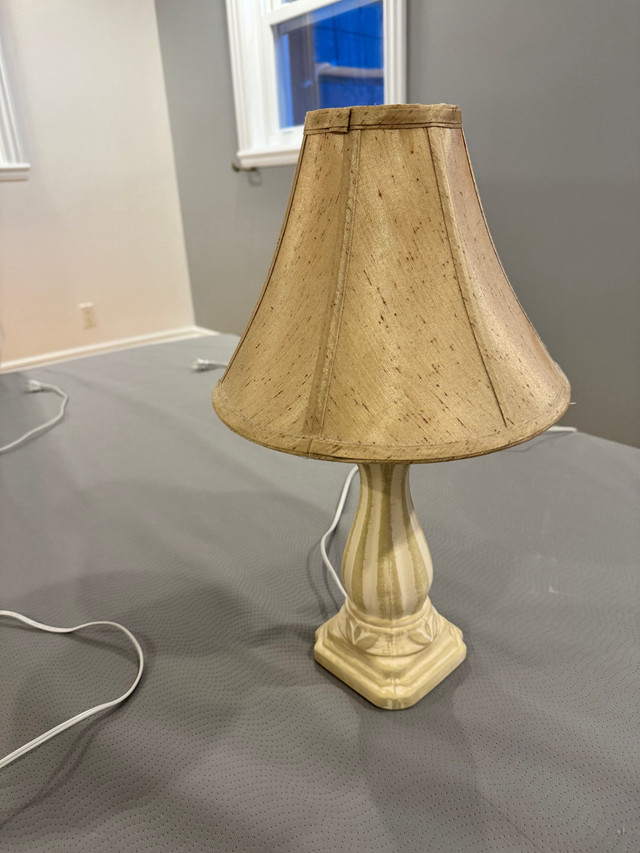 2 Lampes de chevet pour 40$ les 2  dans Éclairage intérieur et plafonniers  à Rimouski / Bas-St-Laurent - Image 2