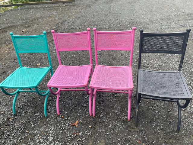 Chaise extérieur en métal  dans Mobilier pour terrasse et jardin  à Lac-Saint-Jean