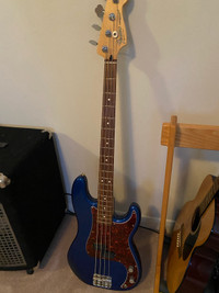 Fender MIM P Bass and Hard Shell Case