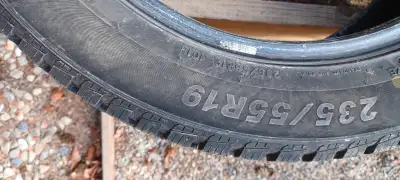 4 winter tires, type 235/155 R19 20,000 km of use over 2 winters