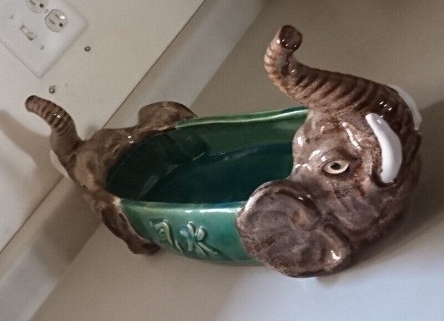 Vintage Large Two Headed Elephant Heavy Ceramic Planter Bowl in Arts & Collectibles in Oshawa / Durham Region - Image 3