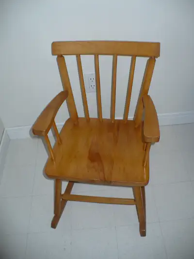 Chaise berçante pour enfant et chaise droite, View more