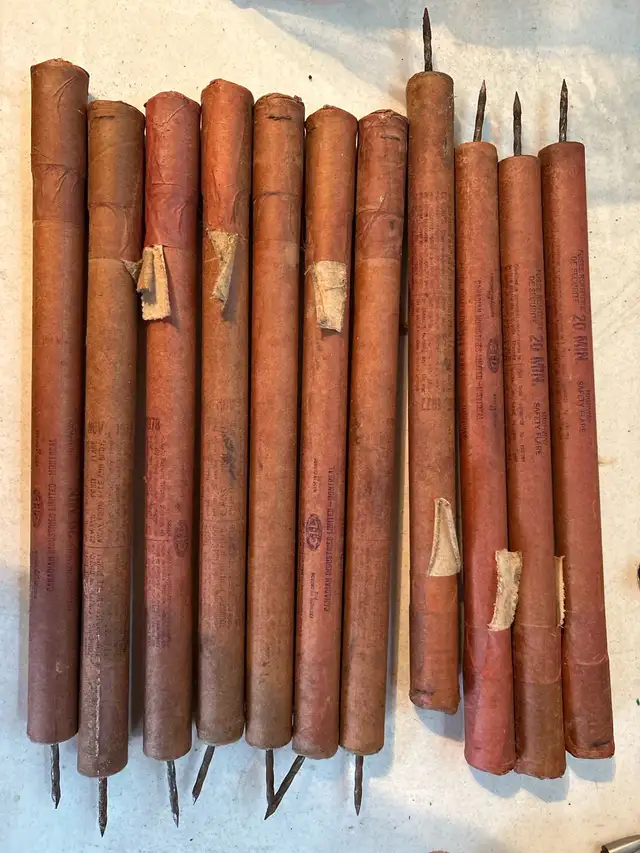 Vintage Highway Safety Flares ( 11 ) in Other in Oakville / Halton Region - Image 2