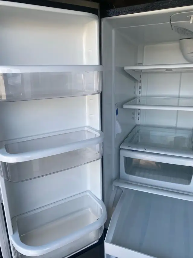 French door fridge, bottom freezer, water filter and ice machine63384462148353123