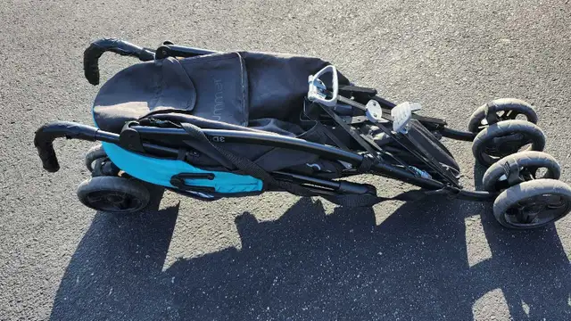 Stroller in Strollers, Carriers & Car Seats in Ottawa - Image 6