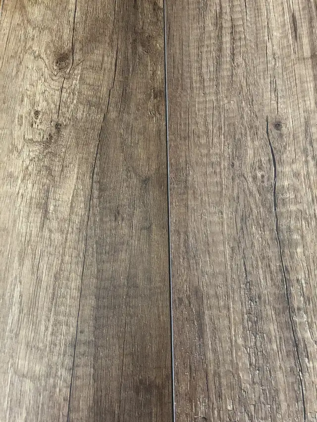 Composite flooring NEW / Plancher stratifié (NEUF en boîte) in Floors & Walls in Longueuil / South Shore - Image 3