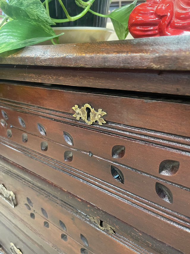 East Lake Dresser in Dressers & Wardrobes in Thunder Bay - Image 3