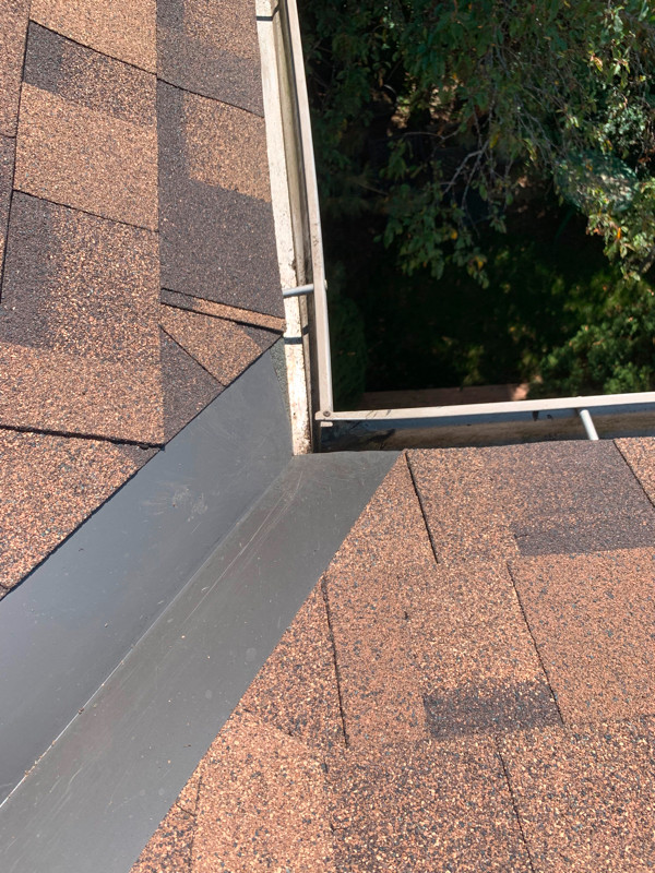 Roof and Gutter / Eavestrough Cleaning & More. in Cleaners & Cleaning in Oshawa / Durham Region - Image 4