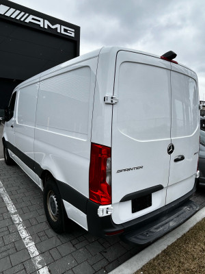 2022 Mercedes-Benz Sprinter Van Low roof