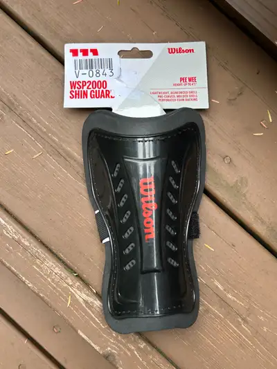 Wilson WSP200 Soccer Shin Guards – Size Pee Wee – New, View more
