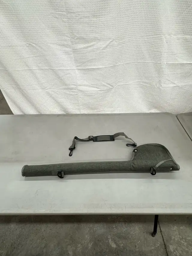 Doorslay Fly Rod Fishing Case 31” in Fishing, Camping & Outdoors in Hamilton - Image 9