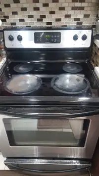 used frigidaire stove in working condition for sale.