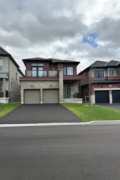 ✨ FOR RENT – Beautiful 4 Bed + Office Home in Barrie (Midhurst Valley – Springwater) ✨ $3,400 / Mont...