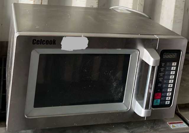 CELCOOK MICROWAVE OVEN MODEL: CEL1000T in Other Business & Industrial in Calgary