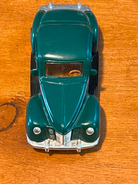FORD Coupe Green 1940 Collectible 1:32 Scale Diecast Model Car.