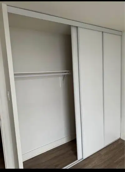 A room for rent in a 3 bedroom apartment