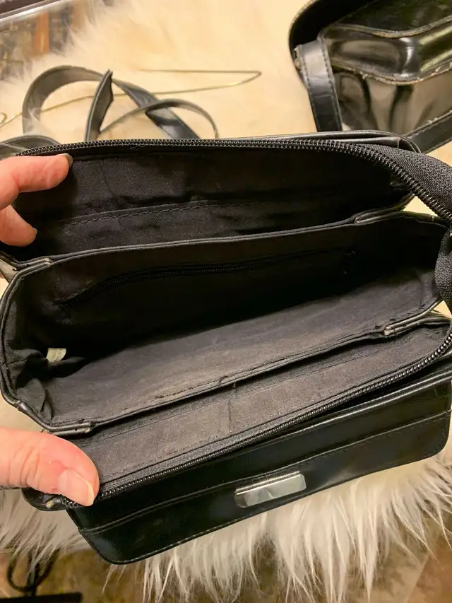 purse lot of 3 in Women's - Bags & Wallets in Oshawa / Durham Region - Image 10