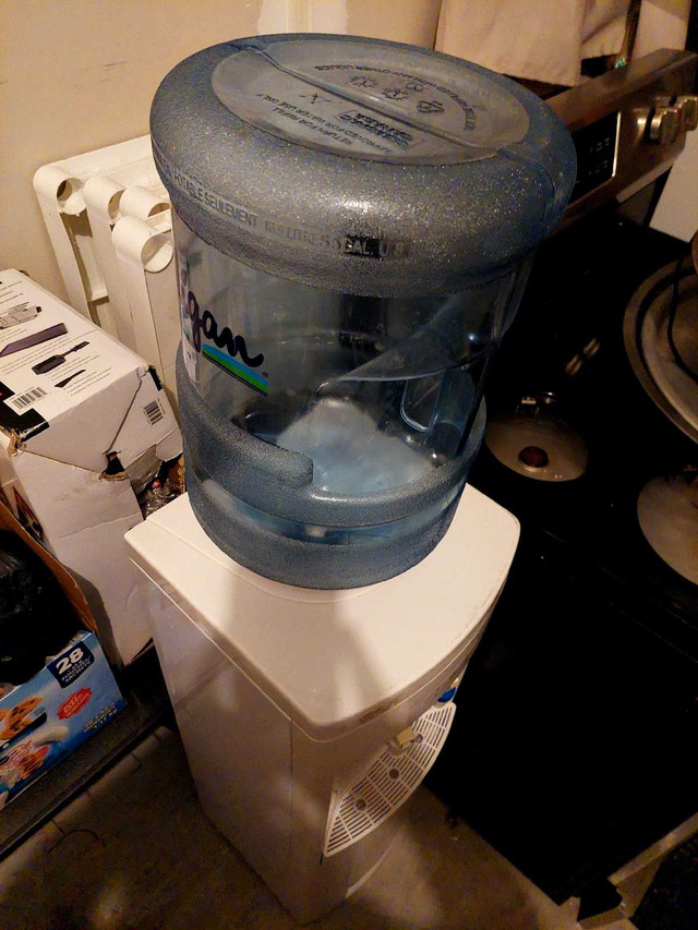 Top Loading Water Dispenser with Cold in Other in Ottawa