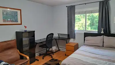 Large and bright upper-level room, beautifully finished and fully furnished. Bedding and towels prov...