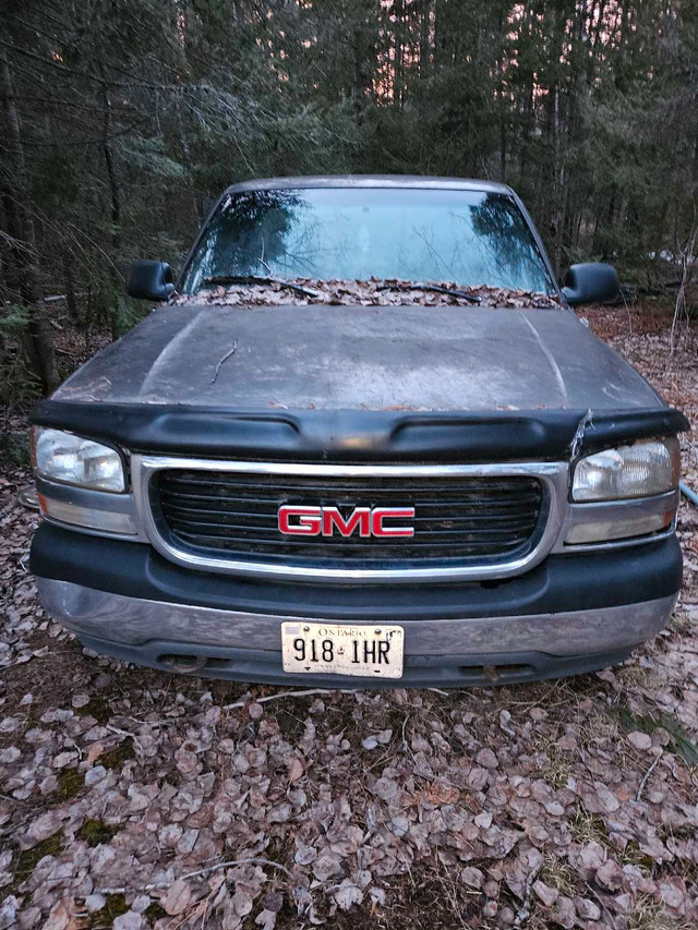 2000 gmc sierra in Cars & Trucks in Sudbury