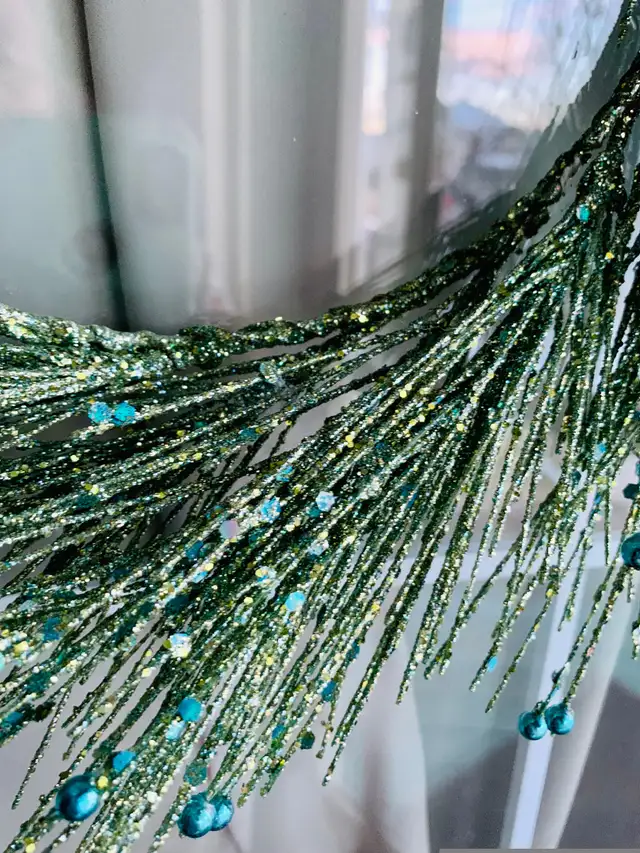 Blue/Green Pretty Christmas 12” Wreath in Home Décor & Accents in Calgary - Image 7