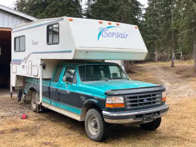 9FT 6" CAMPER C/W SOLAR SYSTEM , ELECT JACKS CUSTOM STEP FANTASTIC FAN